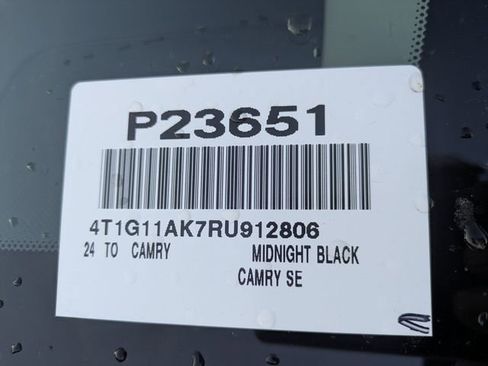 Used 2024 Toyota Camry SE image 33