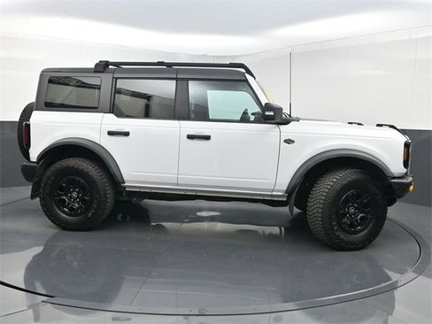 Used 2022 Ford Bronco Wildtrak image 2