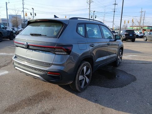 Used 2025 Volkswagen Taos S image 5