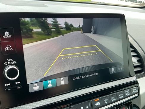 Used 2025 Honda Odyssey Sport-L image 25