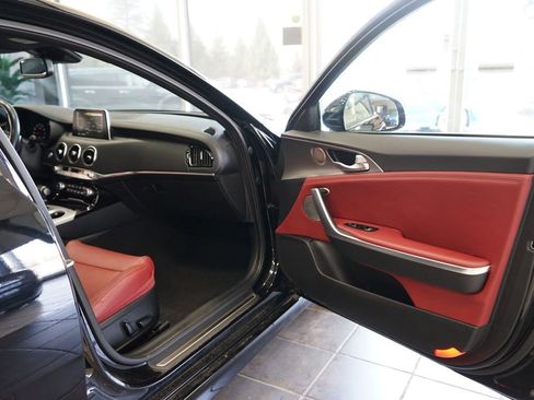 Used 2018 Kia Stinger GT1 image 44
