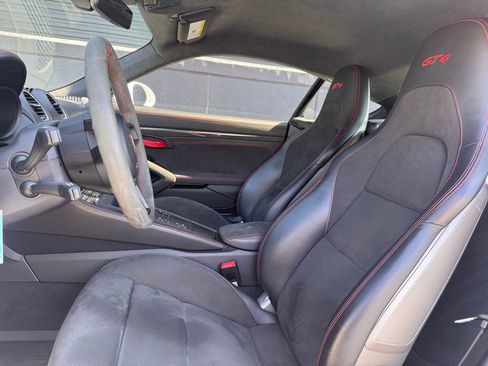Certified 2022 Porsche 718 Cayman GT4 image 17