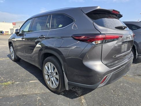 Used 2024 Toyota Highlander Limited AWD/4WD image 5