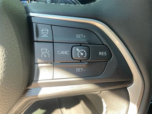 New 2025 Jeep Grand Cherokee L Laredo w/ Luxury Tech Group I image 33