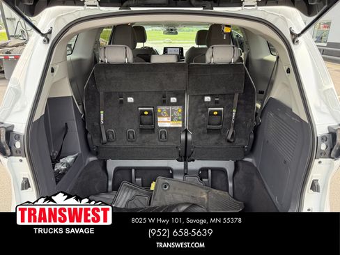 Used 2021 Toyota Sienna LE AWD/4WD image 13
