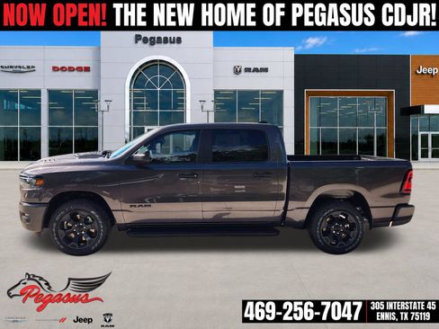 New 2026 RAM 1500 Express AWD/4WD image 3