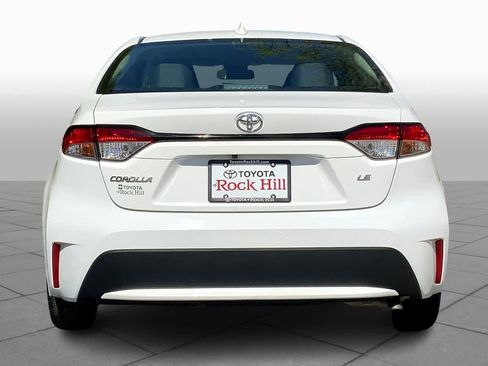 Used 2022 Toyota Corolla LE image 5