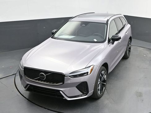 New 2026 Volvo XC60 B5 Plus w/ Protection Package Premier AWD/4WD image 40