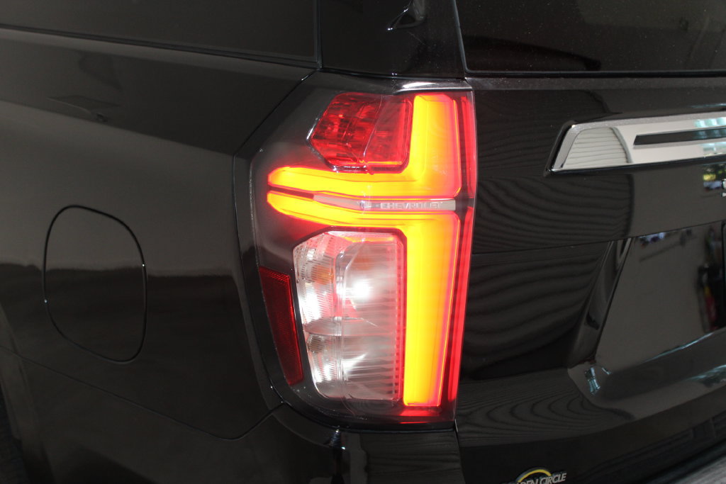 Used 2022 Chevrolet Suburban Premier RWD image 54