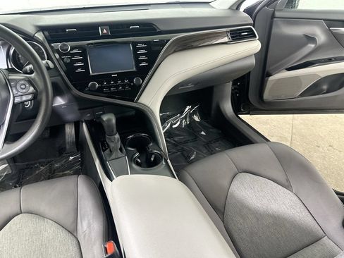 Used 2020 Toyota Camry LE FWD image 19