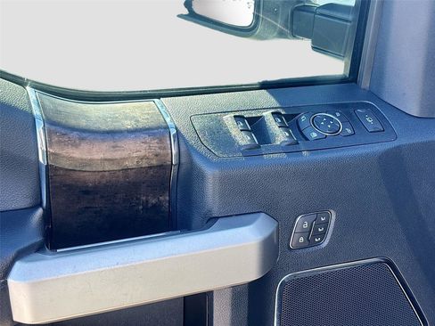 Used 2022 Ford F250 Lariat w/ Lariat Value Package image 19