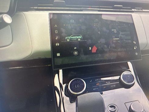 Used 2023 Land Rover Range Rover Sport SE image 11