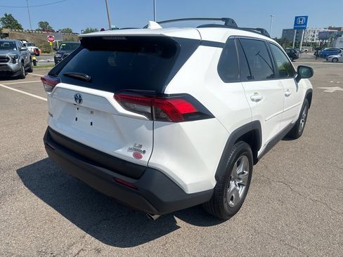 Used 2023 Toyota RAV4 LE AWD/4WD image 8