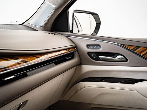 Used 2023 Cadillac Escalade Premium Luxury Platinum image 44