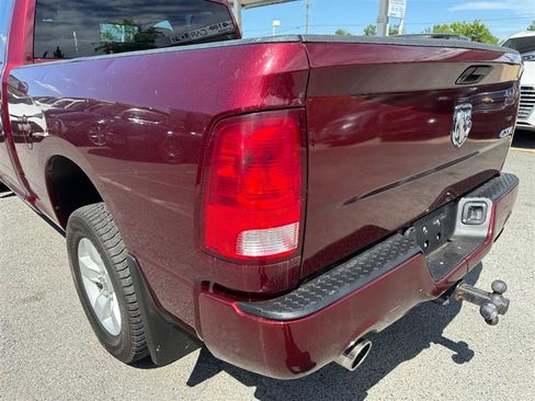 Used 2018 RAM 1500 Express AWD/4WD image 22