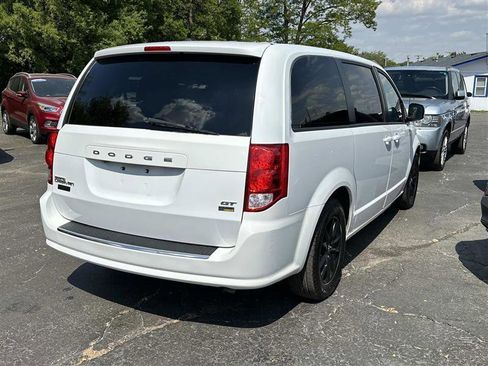 Used 2019 Dodge Grand Caravan GT FWD image 2