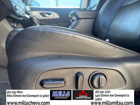 Used 2020 Chevrolet Traverse LT w/ LT Premium Package AWD/4WD image 11