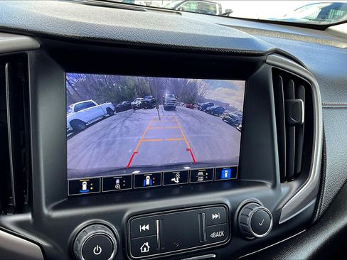 Used 2023 GMC Terrain AT4 w/ Infotainment Package II image 9