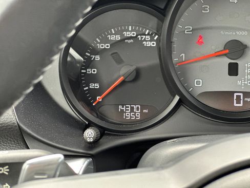 Used 2022 Porsche 718 Boxster S RWD image 20