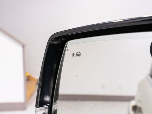 Used 2016 Cadillac Escalade Luxury RWD image 13