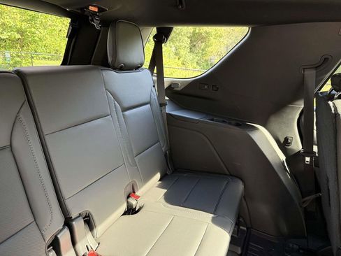 Used 2021 GMC Yukon Denali w/ Denali Premium Package image 17