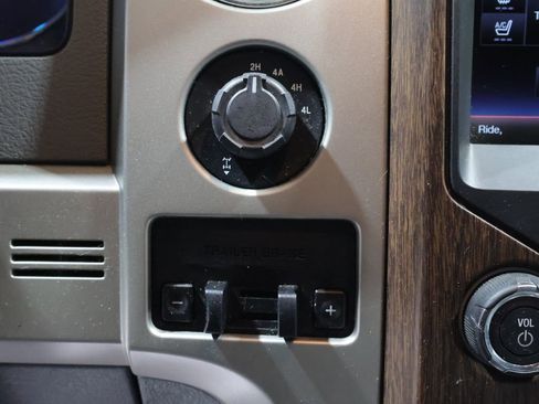 Used 2014 Ford F150 Lariat w/ Lariat Chrome Package AWD/4WD image 32