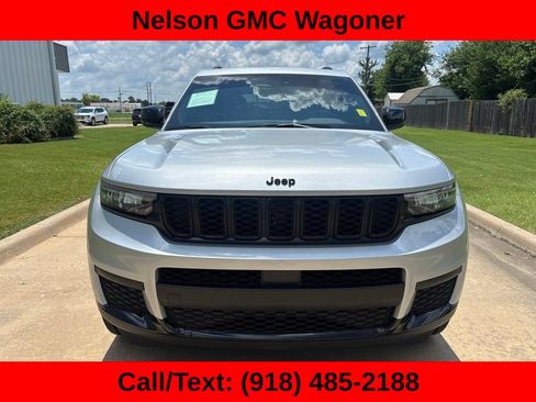Used 2024 Jeep Grand Cherokee L Altitude AWD/4WD image 2