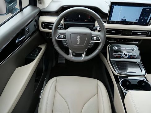 Certified 2023 Lincoln Nautilus Reserve w/ Luxury Package AWD/4WD image 13