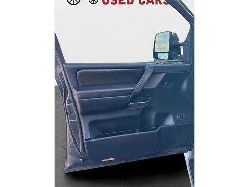 Used 2009 Nissan Titan LE w/ Technology Pkg image 22