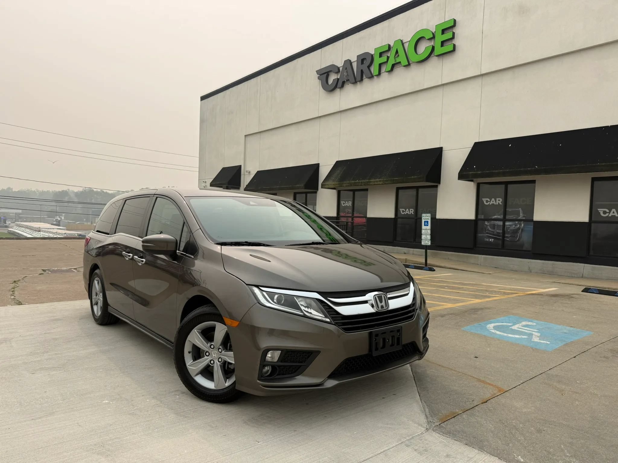 Used 2018 Honda Odyssey EX image 1