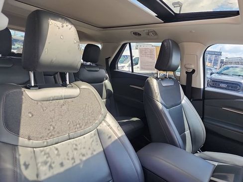 Certified 2025 Ford Explorer Active w/ Active Comfort Package AWD/4WD image 34