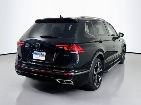 Used 2024 Volkswagen Tiguan SEL R-Line AWD/4WD image 8