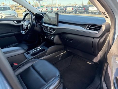 Used 2024 Ford Escape Platinum image 11