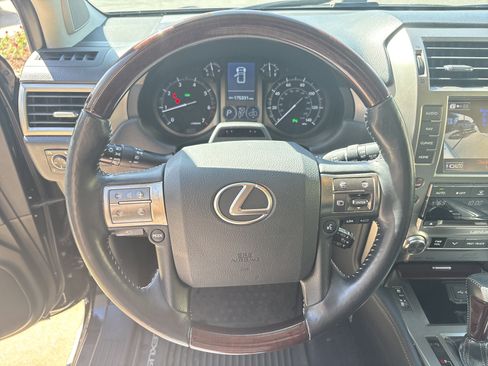 Used 2015 Lexus GX 460 Luxury AWD/4WD image 23