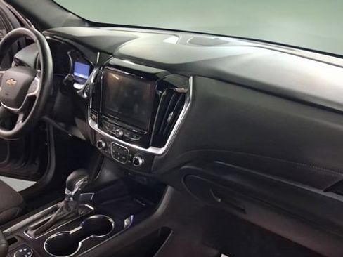 Used 2023 Chevrolet Traverse LT AWD/4WD image 21