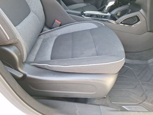 Used 2024 Chevrolet TrailBlazer LT w/ LT Cold Weather Package image 17