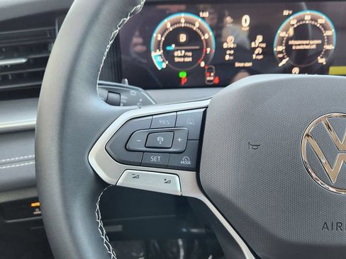 New 2026 Volkswagen Tiguan SE AWD/4WD image 16