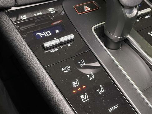 Used 2025 Porsche Macan image 34