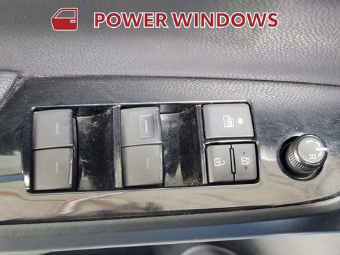 Used 2019 Toyota Prius Limited image 30