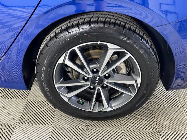 Used 2023 Kia Forte LXS FWD image 19