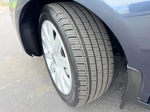 Used 2011 Volkswagen Golf TDI image 16