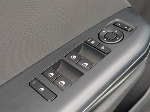 Used 2025 Kia K4 LXS image 15