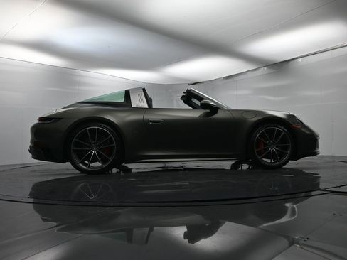 Used 2021 Porsche 911 Targa 4S w/ Sportdesign Package image 56