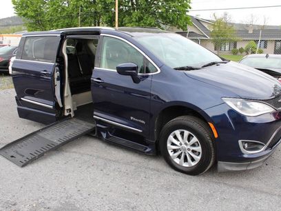 Used 2019 Chrysler Pacifica Touring-L