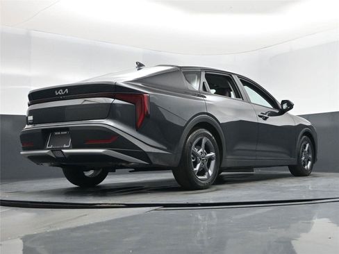 New 2025 Kia K4 LXS image 14