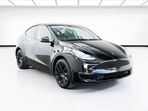 Used 2023 Tesla Model Y Long Range AWD/4WD image 3