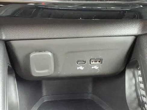 Used 2025 Chevrolet TrailBlazer LT image 13