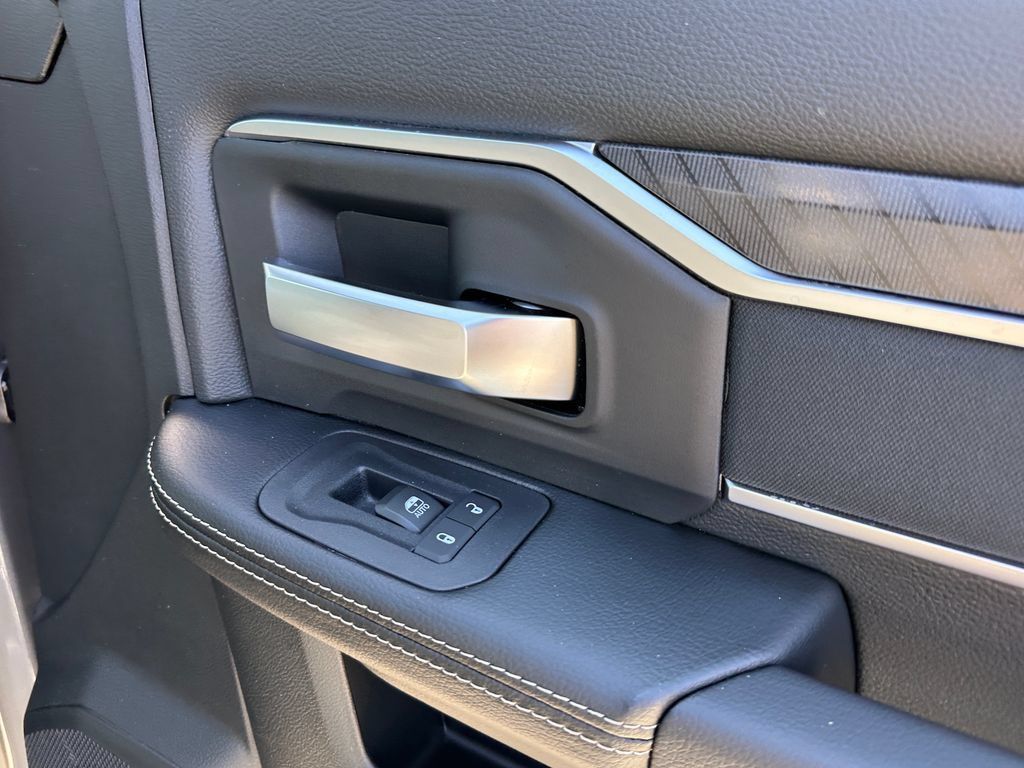 New 2026 RAM 3500 Big Horn AWD/4WD image 16