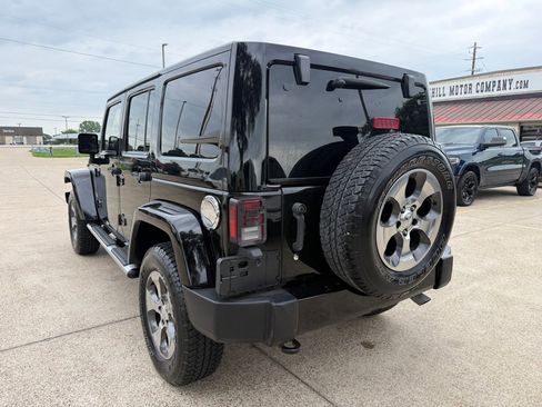 Used 2017 Jeep Wrangler Unlimited Sahara w/ Mopar Chrome Edition Group image 5