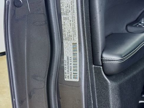 Used 2025 Jeep Grand Cherokee L Laredo image 32